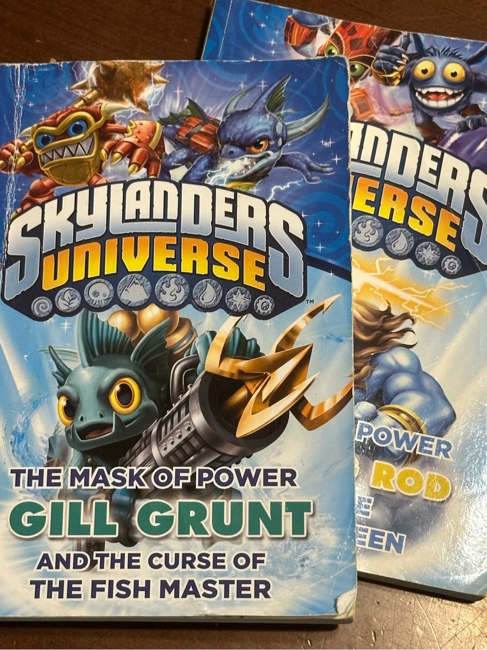 2 book set Skylanders Universe - Mask of Power Gil Grunt Lightning Rod READ DESC